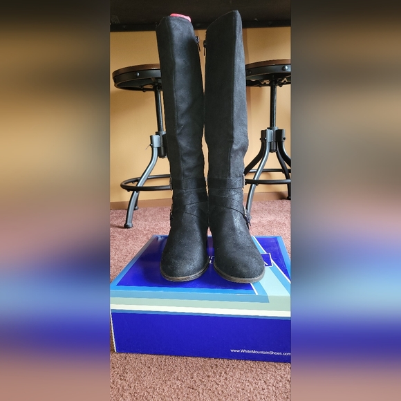 Tall White Mountain Boots - Picture 6 of 11